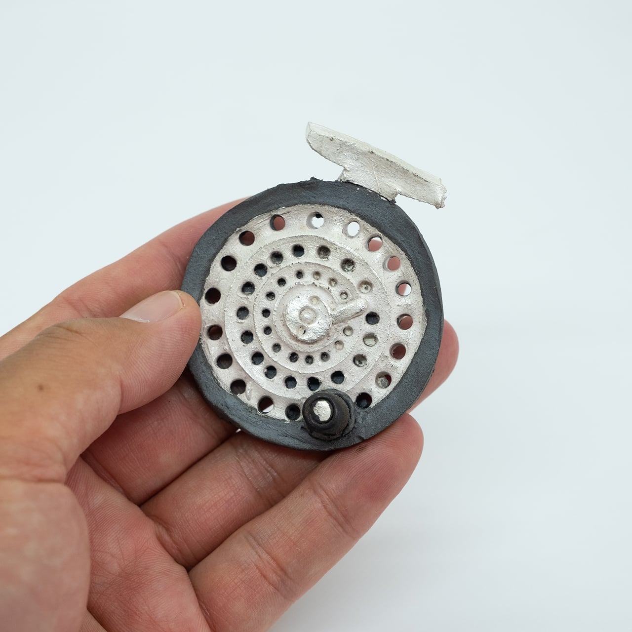 【DM便190円】大江憲一×TMEFC|Pin badge FLY Reel メンバーズ ピンバッヂ フライリール
